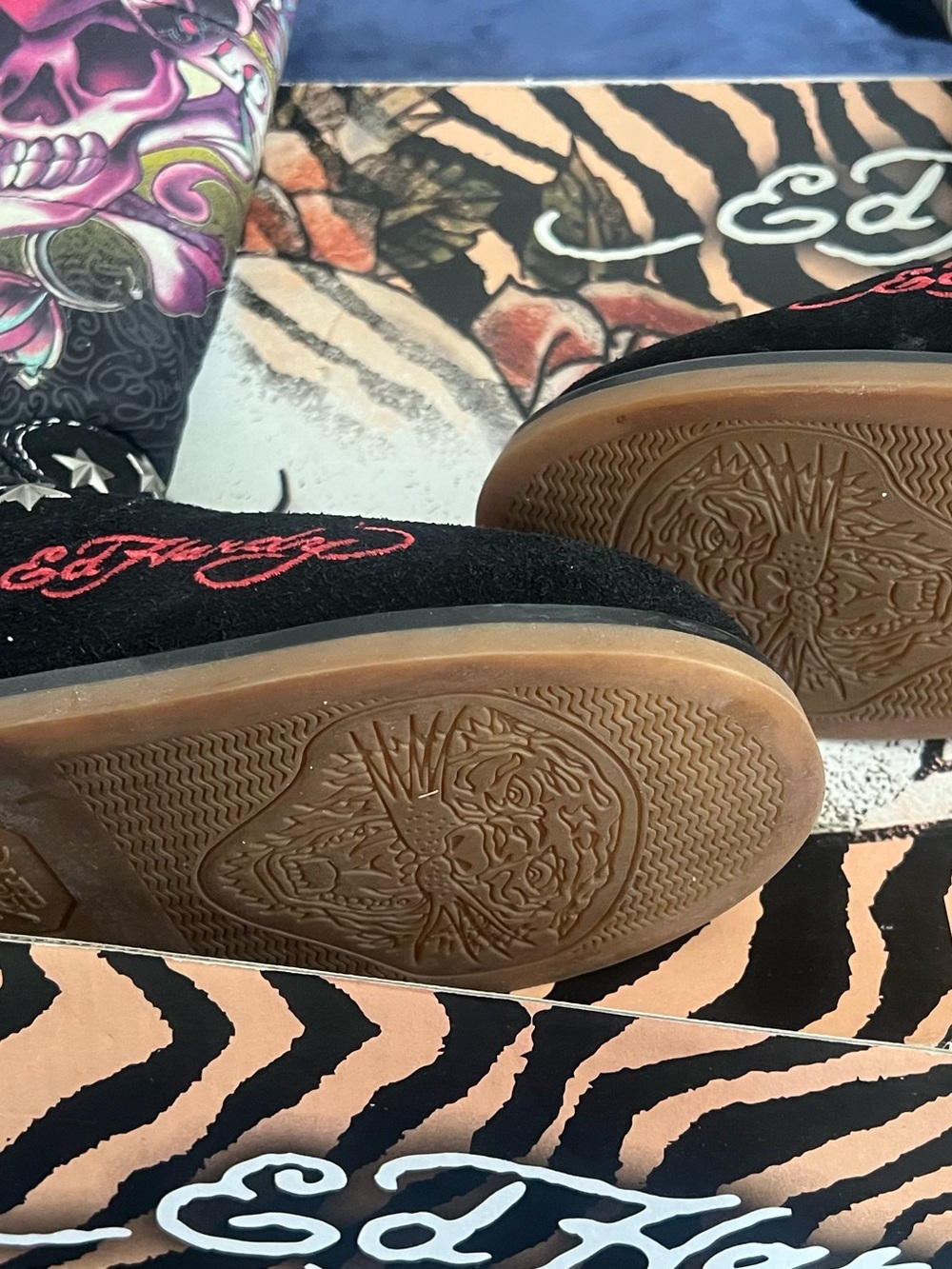 Ed Hardy Black Boots with Pink Heart & Skull Graphic - Picture 4 of 4